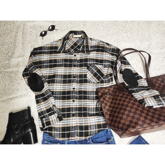 Blu Pepper Plaid Flannel Button Down - Picture 5 of 6